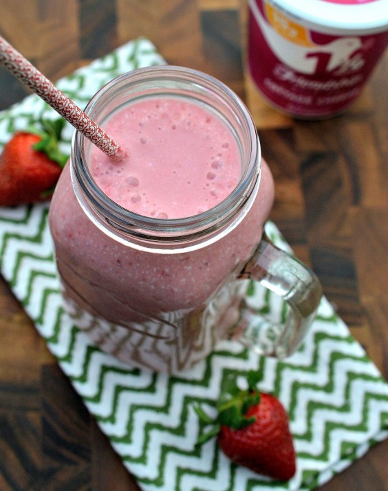 What are some highly rated recipes for protein fruit smoothies?