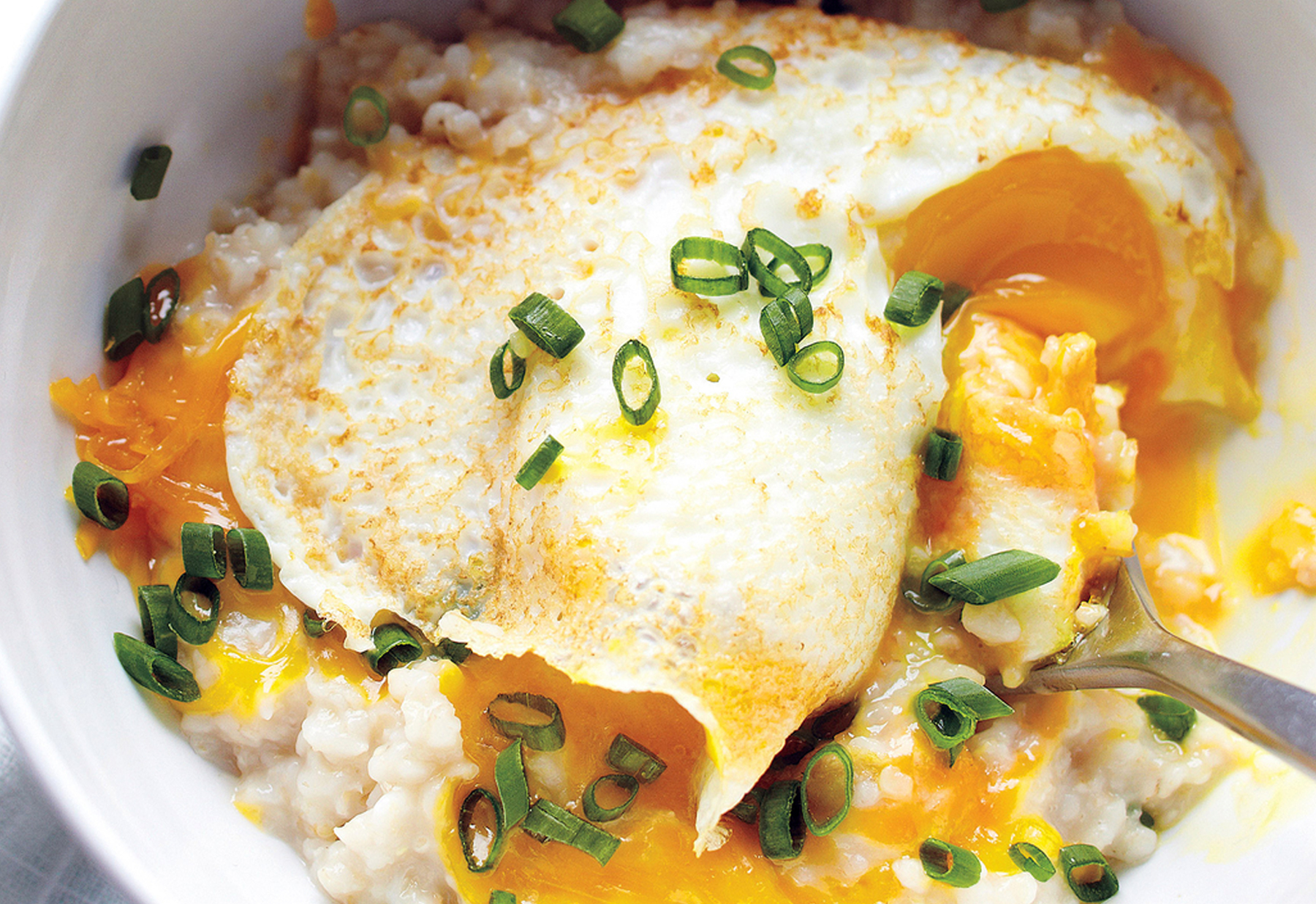 healthy breakfast ideas: 34 simple meals for busy mornings | greatist