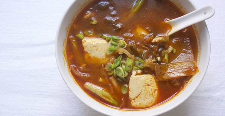 Simple Silken Tofu and Kimchi Soup | Greatist