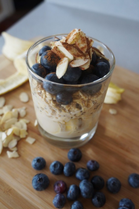 Quick Healthy Breakfasts: Blueberry Almond Overnight Oats