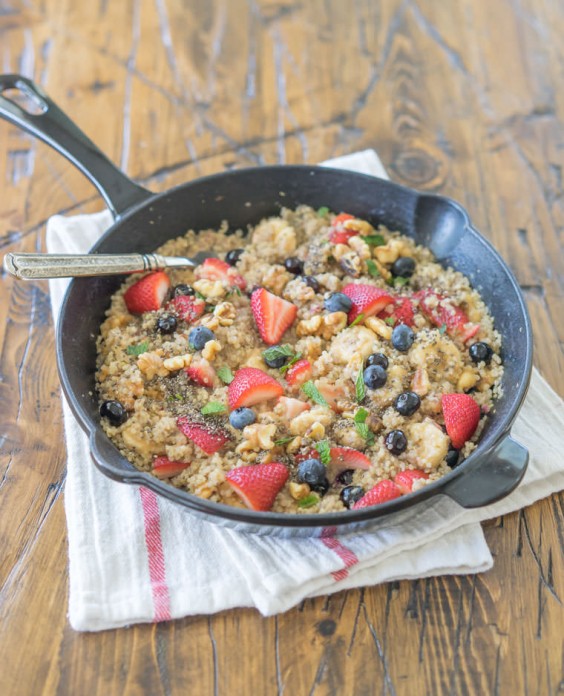 10. Quinoa Superfoods Breakfast Bowl