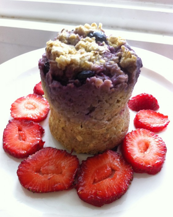 Berries and Oats Microwave Muffin